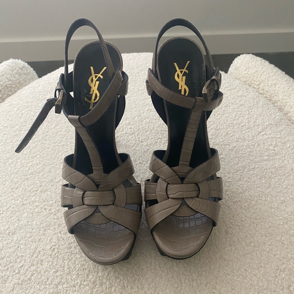 Saint Laurent tribute 105 sandal in dusty grey